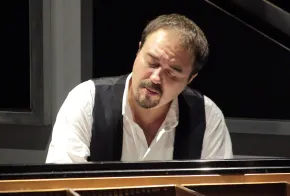 Moisés P. Sánchez