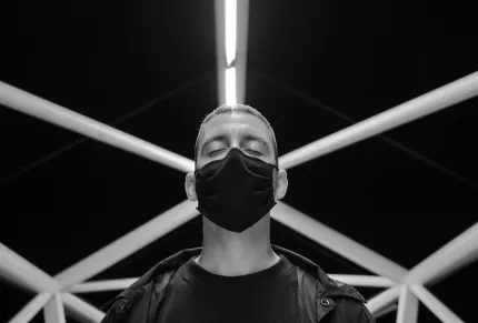Foto Erik Urano R2