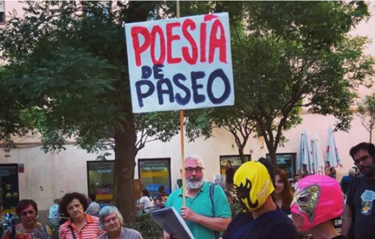 Comparsa poética en Malasaña