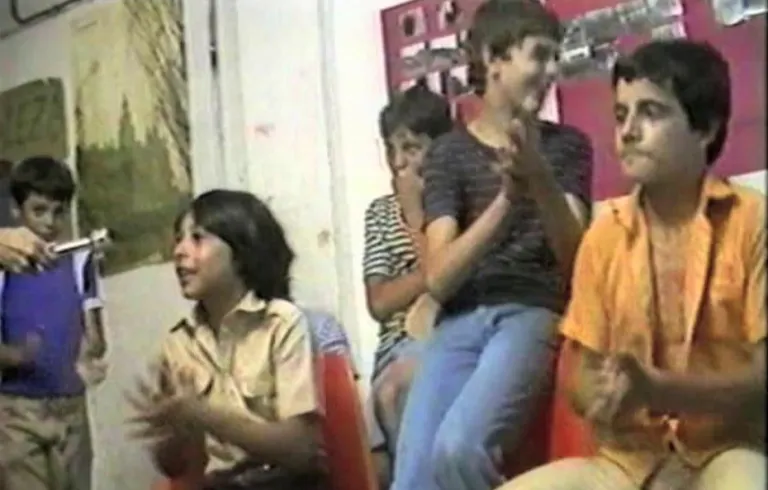 LOS JÓVENES DEL BARRIO